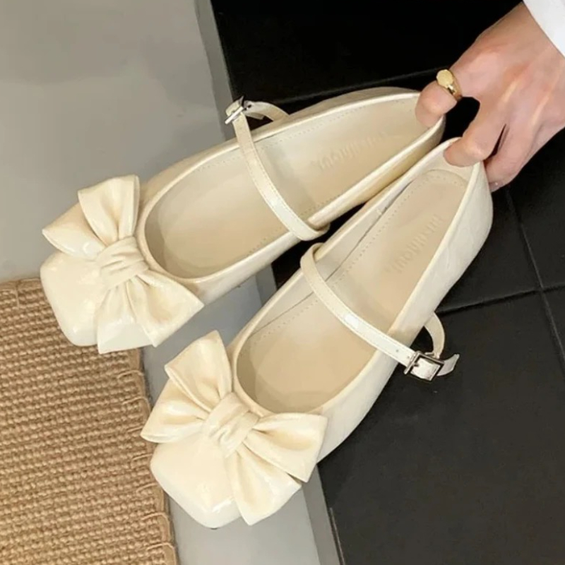 Women Shoes Branded - Décolleté da donna dorati con design