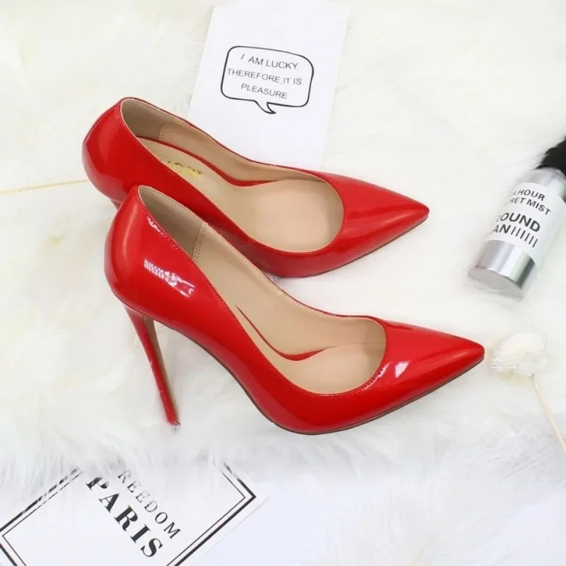 Scarpe da Donna alla Moda 2026 - Women Shoes Ysl recensione e prezzo