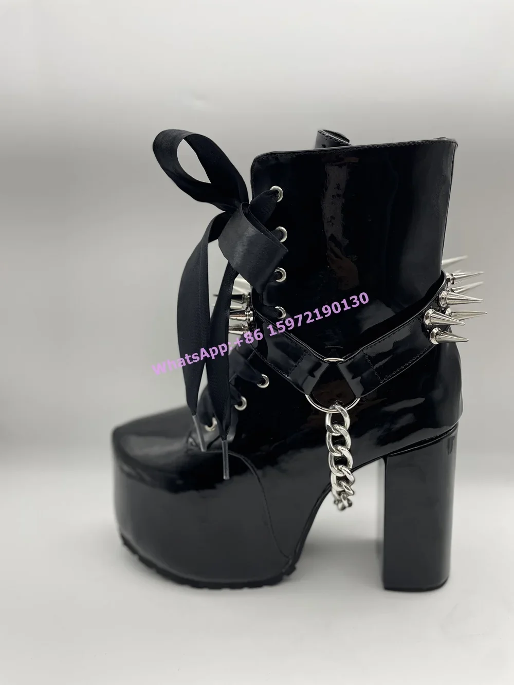 Stivali Neri con Nastro e Rive - Ribbon Tie Heel recensione e prezzo